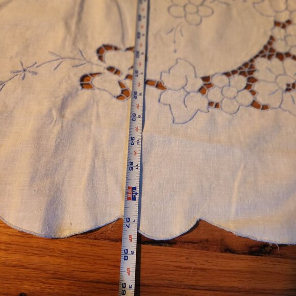 Vintage Victorian Style Hand-Embroidered Lace Tablecloth - Picture 3 of 15